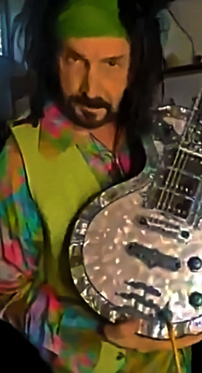 MIKE CAMPBELL Playing a TEYE Guitar
